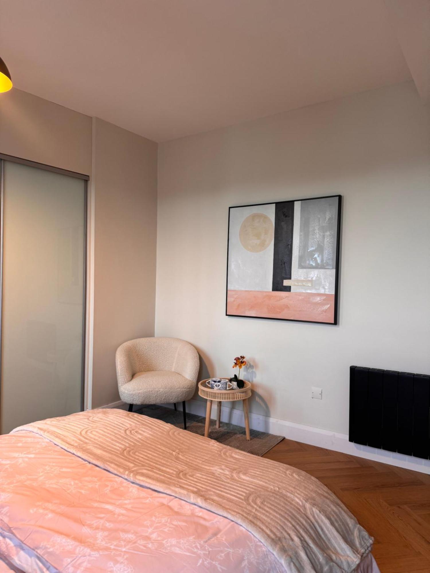 Finnstown Hall- Private Room In Shared Apartment With The Host Dublín Exterior foto