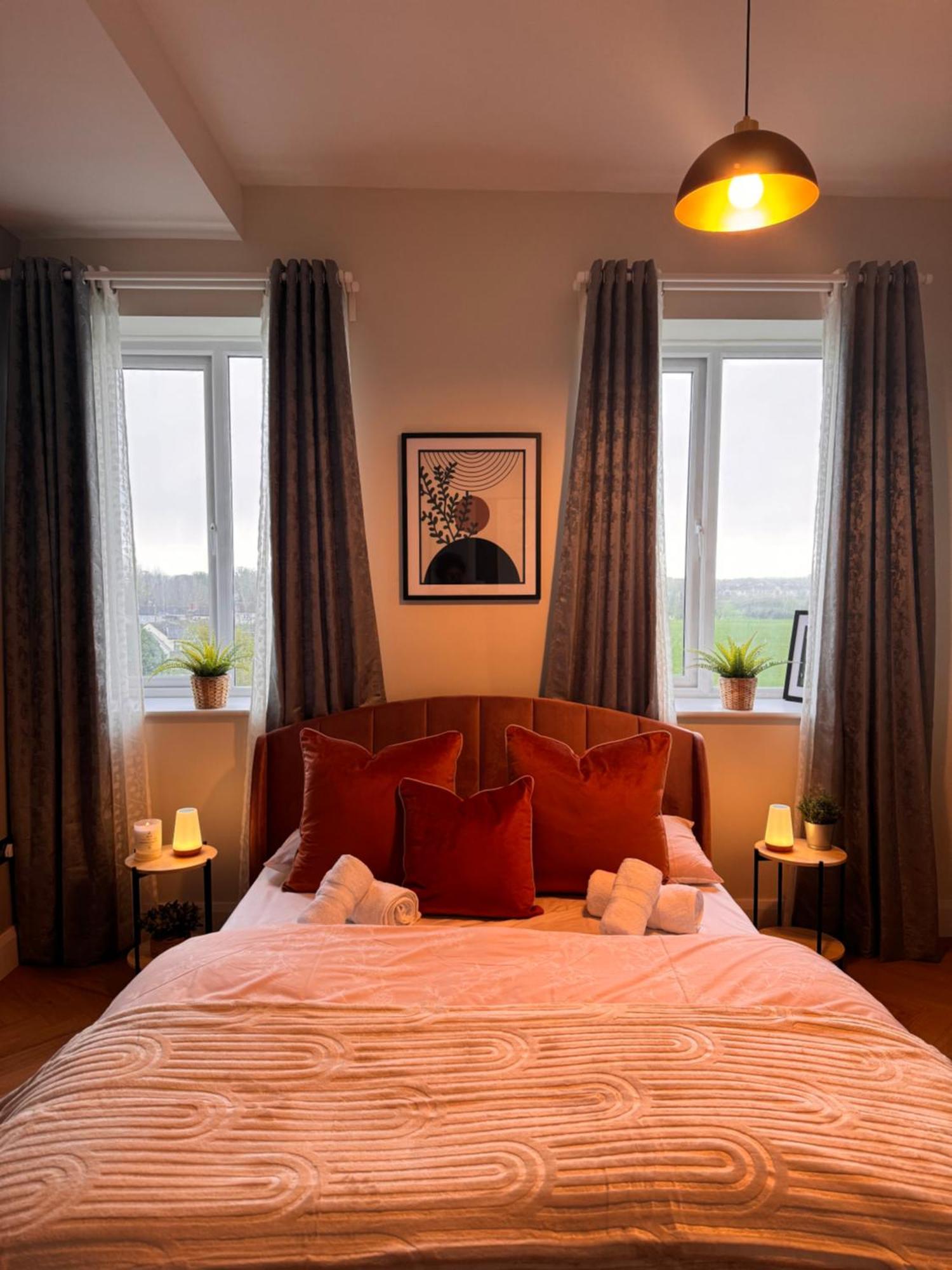 Finnstown Hall- Private Room In Shared Apartment With The Host Dublín Exterior foto